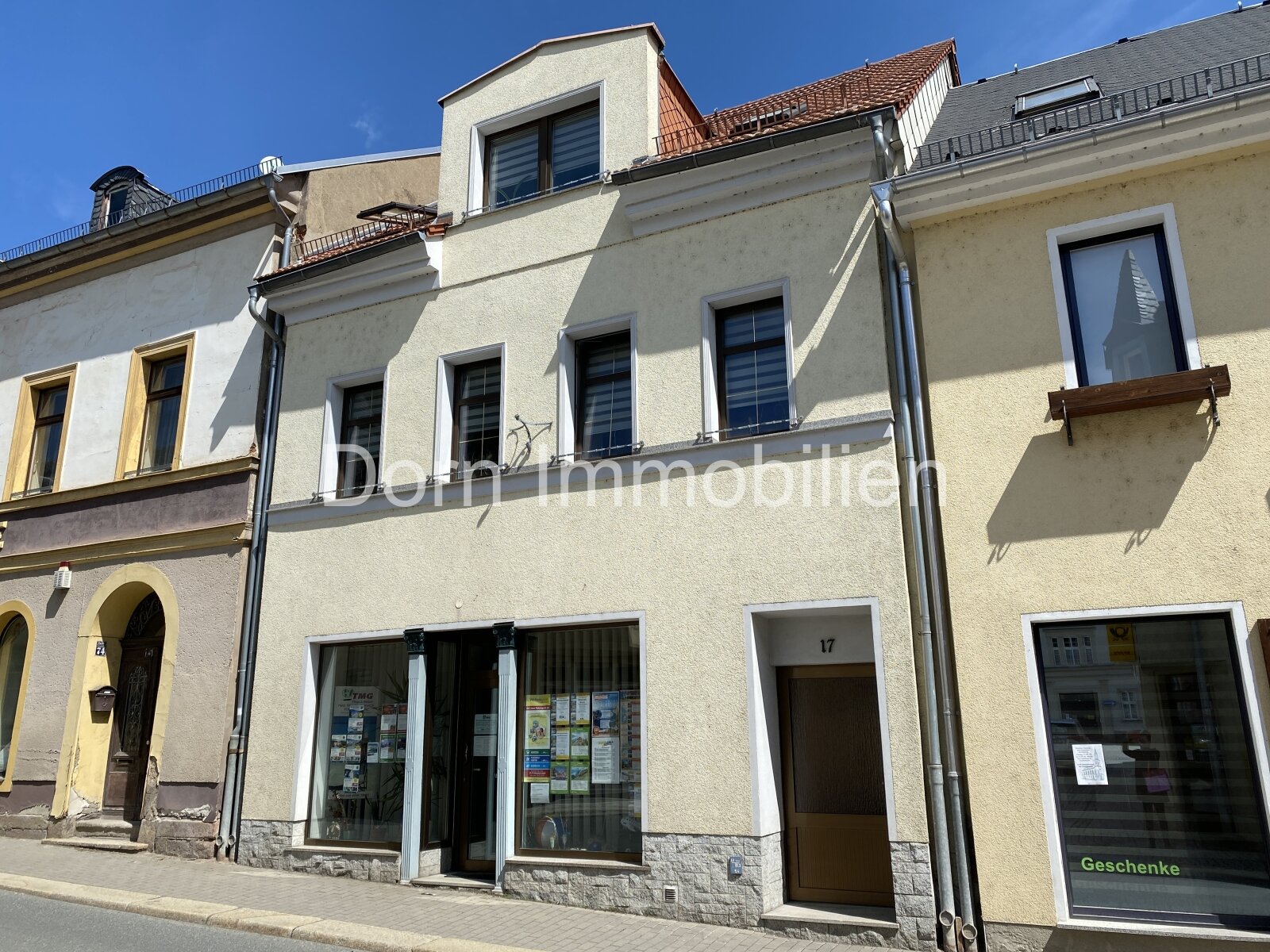 AKTUELL RESERVIERT: 9,98 % Bruttomietrendite: Solide Altersvorsorge - Mehrfamilienhaus in Elsterberg im Verkauf   AKTUELL RESERVIERT: 9,98 % Bruttomietrendite: Solide Altersvorsorge - Mehrfamilienhaus in Elsterberg im Verkauf
