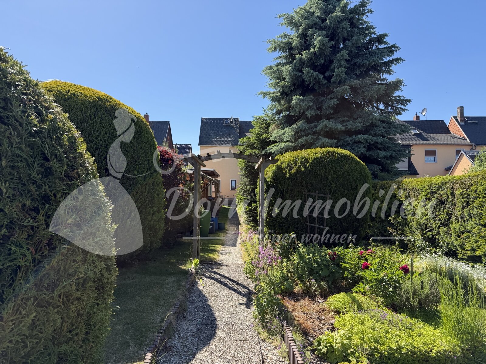 Vermarktung in Vorbereitung: Gepflegtes Haus mit herrlichem Garten - bevorzugte Lage in Zwickau - Auerbach im Verkauf Vermarktung in Vorbereitung: Gepflegtes Haus mit herrlichem Garten - bevorzugte Lage in Zwickau - Auerbach im Verkauf