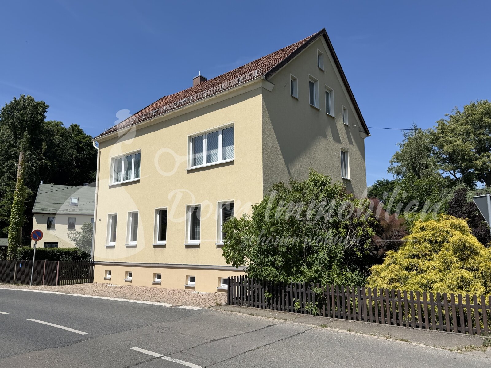 VERMARKTUNG IN VORBEREITUNG: Familienglück: Zweifamilienhaus in Stenn im Verkauf VERMARKTUNG IN VORBEREITUNG: Familienglück: Zweifamilienhaus in Stenn im Verkauf