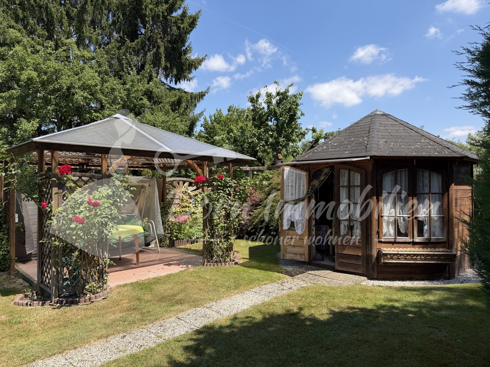 Gepflegtes Reihenendhaus mit herrlichem Garten - bevorzugte Lage in Zwickau - Auerbach im Verkauf Gepflegtes Reihenendhaus mit herrlichem Garten - bevorzugte Lage in Zwickau - Auerbach im Verkauf