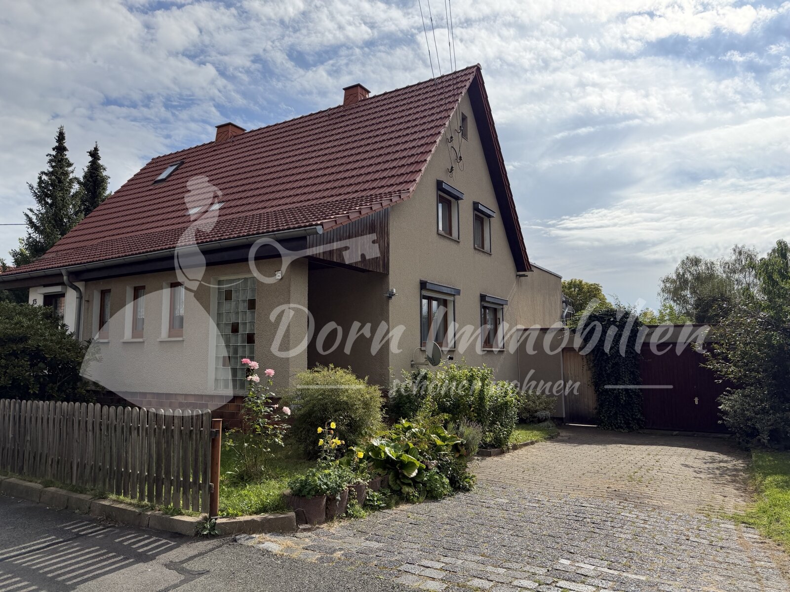 Lieblingslage gesucht? Charmantes Haus in Zwickau - Robert-Koch-Siedlung im Verkauf Lieblingslage gesucht? Charmantes Haus in Zwickau - Robert-Koch-Siedlung im Verkauf